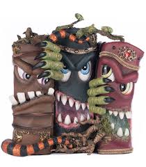   Monsters Bookself 31