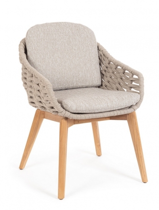 Tamires   61,5 . X 70 