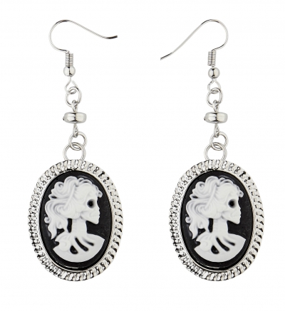    Skull Cameo