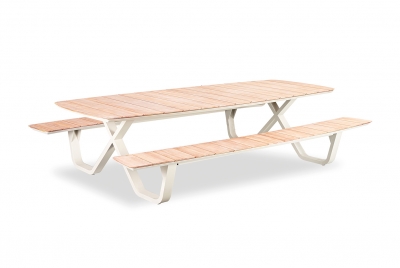 Mary ���������� ����� �� ������������ ����� 300�� x 110��